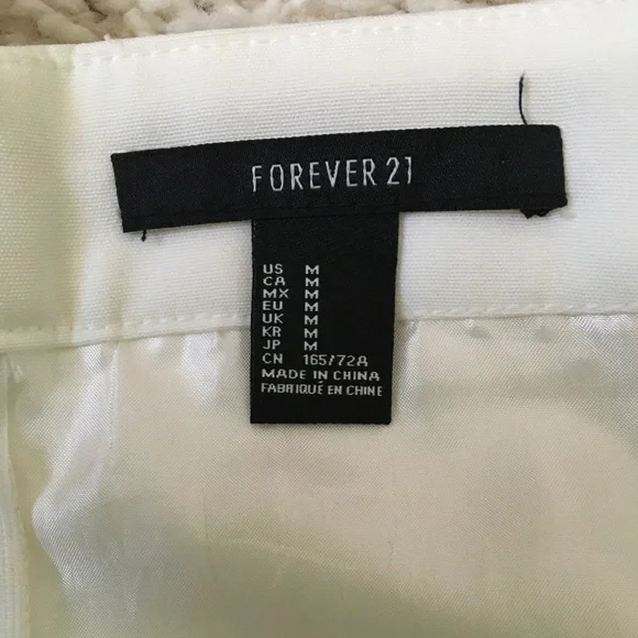 Women’s Solid White Asymmetrical Skort Forever 21 Size M - Picture 10 of 13